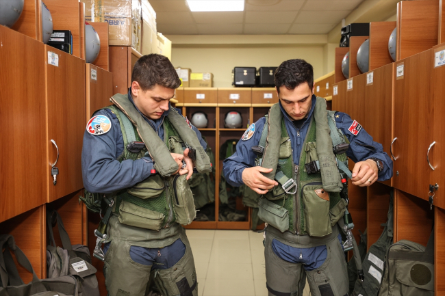 Türk Hava Kuvvetleri'nin "Şahin"leri Öncel Filo'da yetişiyor